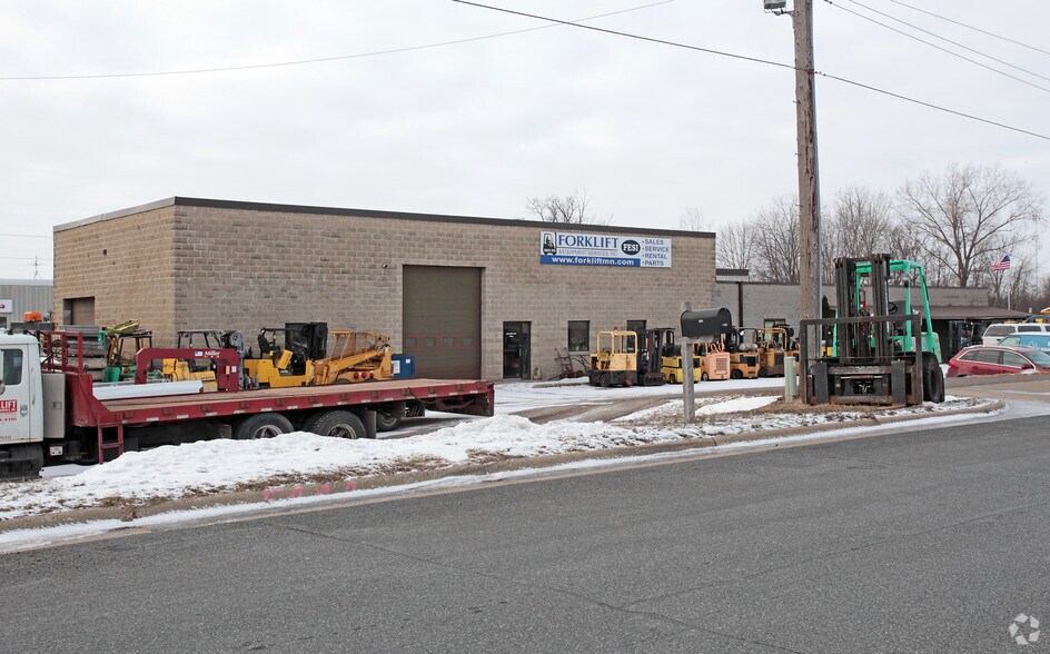 More Photos Of 7583 Highway 13 W, Savage Service For Sale