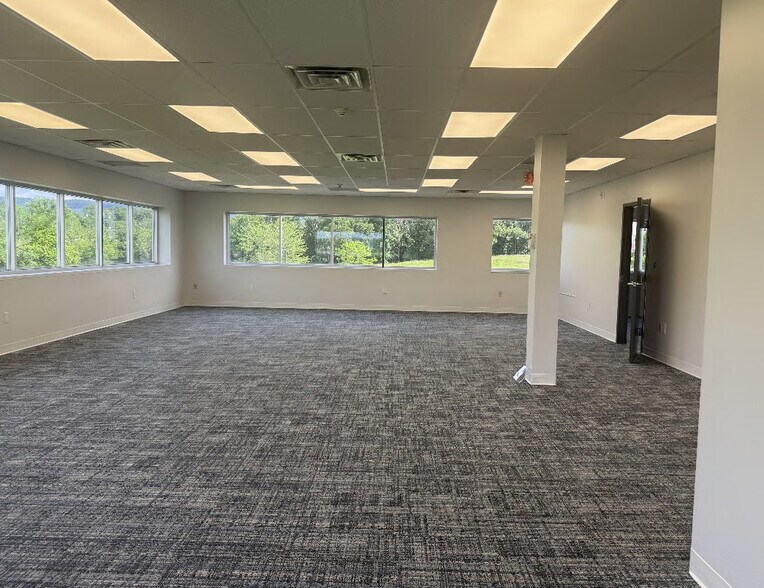 More Photos Of 2690 Commerce Dr, Harrisburg Office Residential For Sale