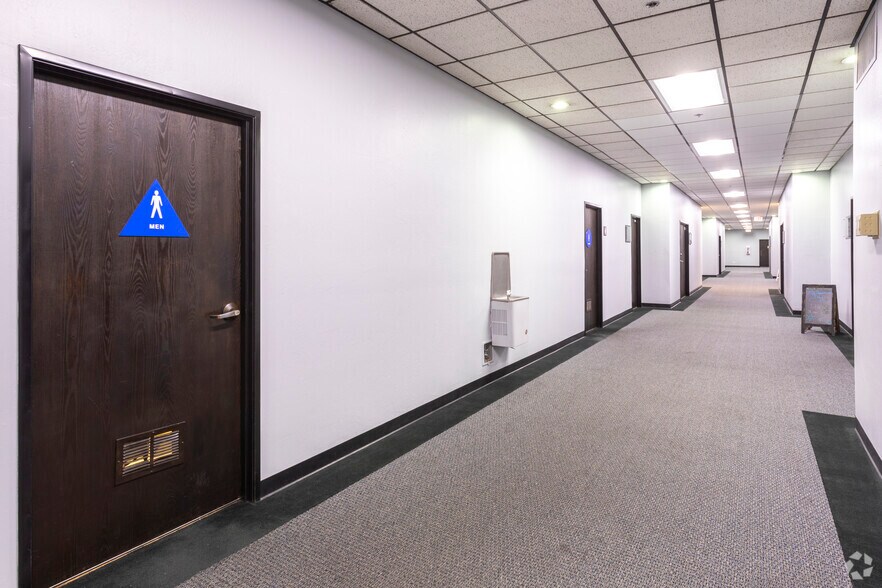 More Photos Of 1701 Westwind Dr, Bakersfield Office For Lease