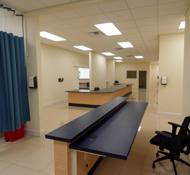 More Photos Of 6623 S Zarzamora St, San Antonio Freestanding For Lease