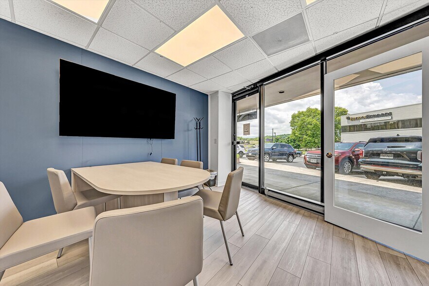 More Photos Of 3922 Electric Rd, Roanoke Office For Lease