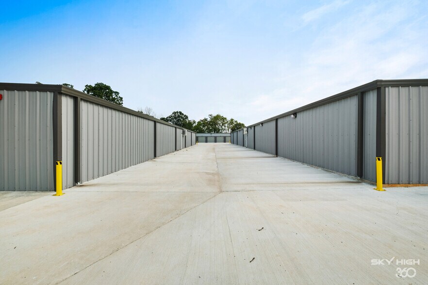 More Photos Of 753 W Pleasant Grove Rd, Rogers Self Storage For Sale