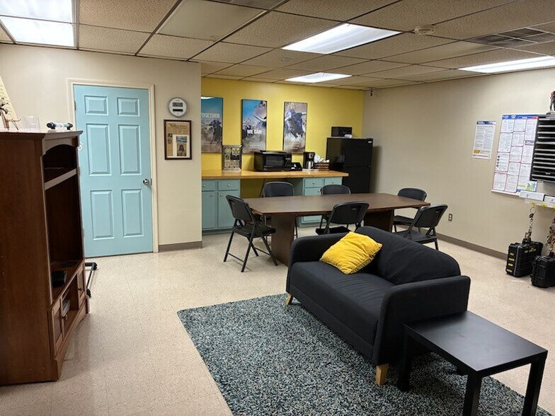 More Photos Of 3000 E Truman Rd, Kansas City Warehouse For Sale