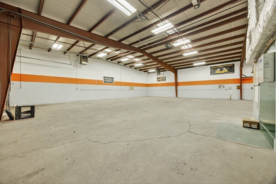 More Photos Of 3050 S Zuni St, Englewood Warehouse For Lease
