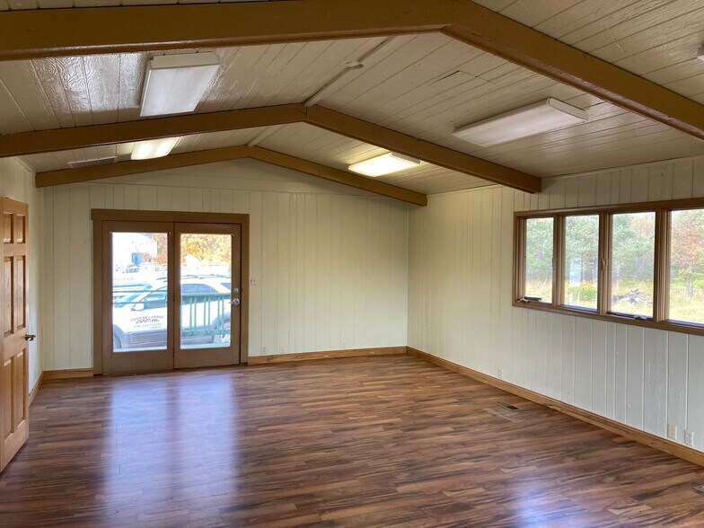 More Photos Of 5215 Rice Lake Rd, Duluth Schools For Lease