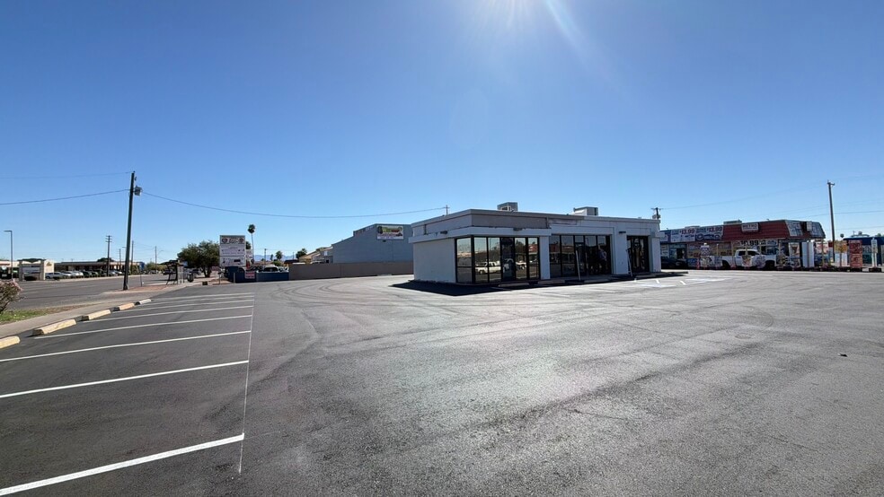 More Photos Of 7501 W Indian School Rd, Phoenix Freestanding For Lease
