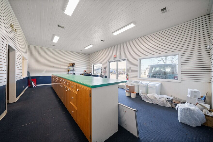 More Photos Of , Clarksville General Retail For Sale