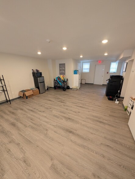 More Photos Of 7402 Drexel Rd, Philadelphia Storefront Retail Residential For Lease