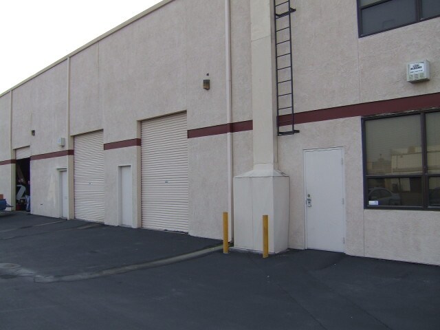 More Photos Of 7602 Murray Dr, Stockton Flex For Lease