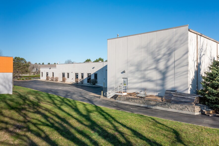 More Photos Of 17819 Commerce Dr, Westfield Warehouse For Sale