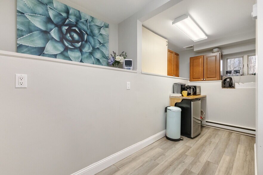 More Photos Of 18 Miller Rd, Mahopac Office For Sale