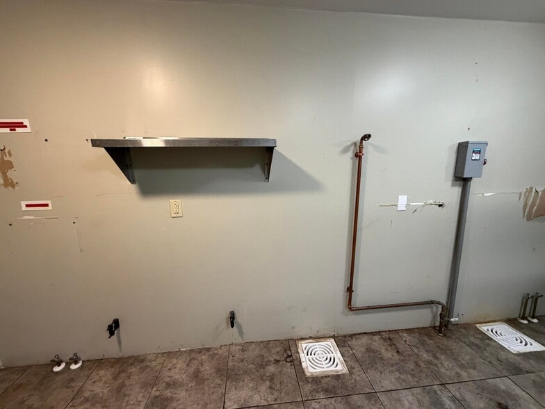 More Photos Of 103 N Fraley St, Kane Restaurant For Sale