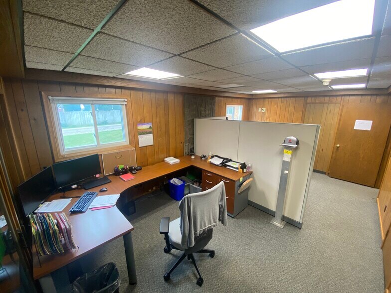 More Photos Of 6133 Aurelius Rd, Lansing Industrial For Sale