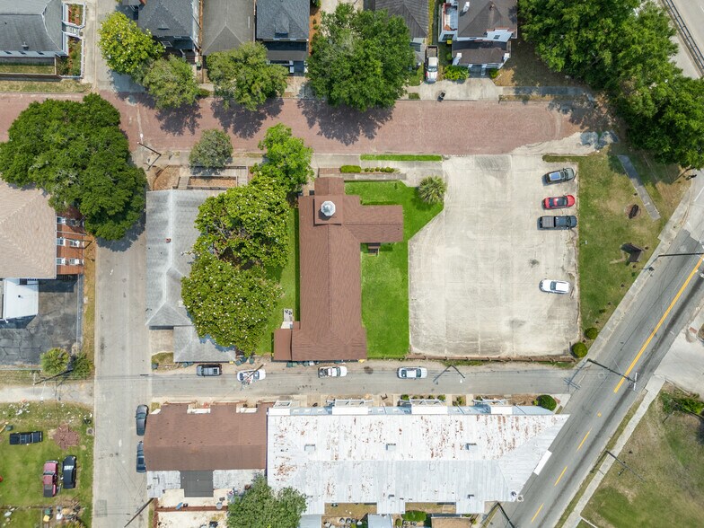 More Photos Of 902 W 36th St, Savannah Religious Facility For Lease