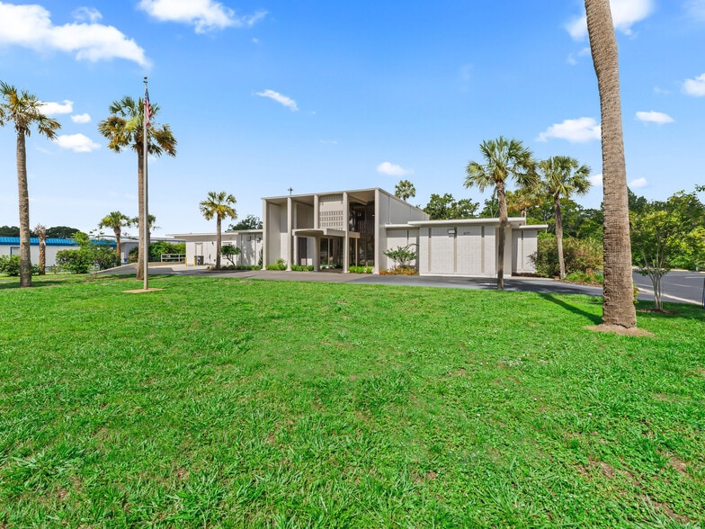 More Photos Of 837 S Main St, Wildwood Medical For Lease