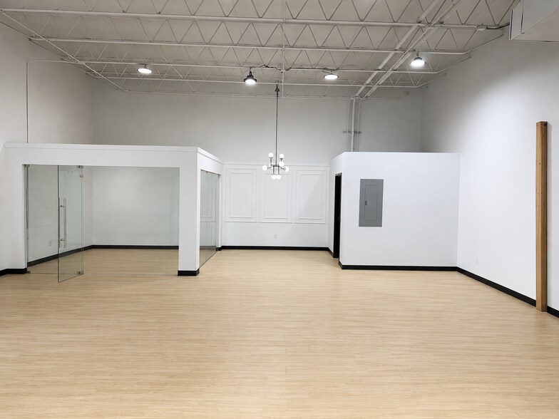 More Photos Of 250 Laredo Dr, Decatur Light Distribution For Lease