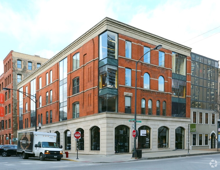 More Photos Of 200 W Superior St, Chicago Medical For Sale