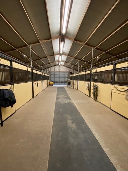 More Photos Of 707 Woods Rd, Brookshire Warehouse For Sale