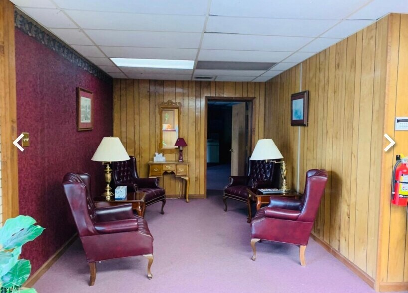 More Photos Of 407 Walnut St, Newport Medical For Sale