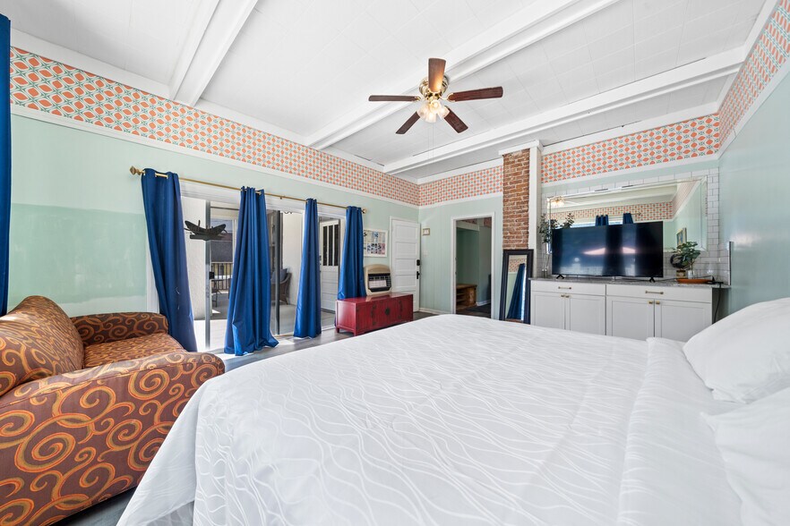 More Photos Of 741 Park Ave, Hot Springs Hotel For Sale