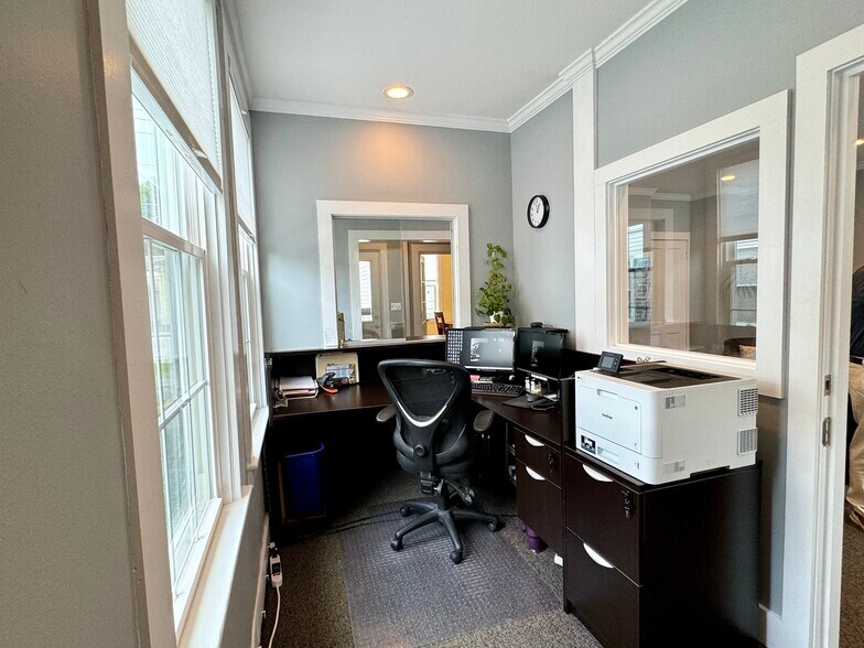 More Photos Of 204 Union St, Bennington Office Residential For Lease