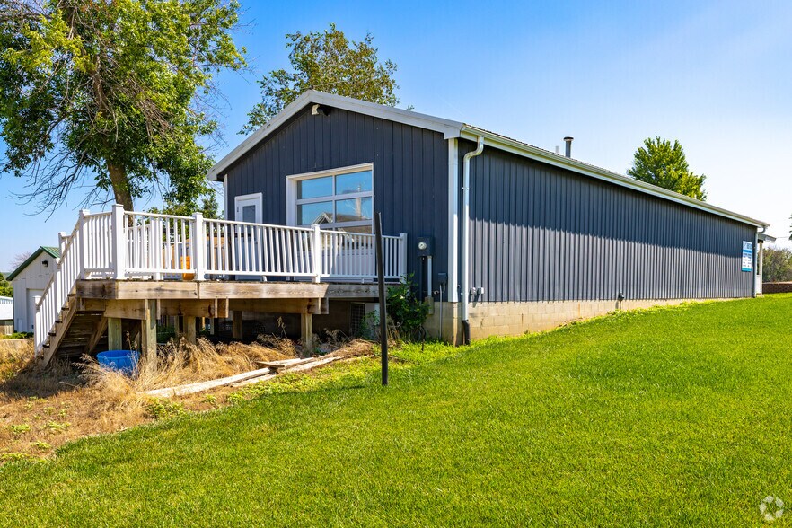 More Photos Of 124 S 4th Ave, Dedham Bar For Sale