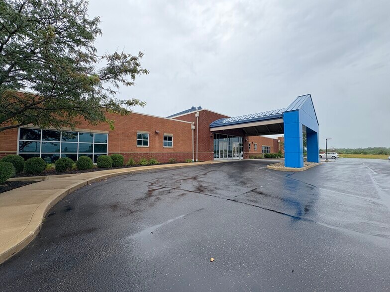 More Photos Of 100 Campus Loop Rd, Middletown Medical For Lease