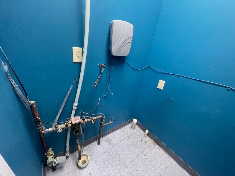 More Photos Of 78 Lynoak Cv, Jackson Medical For Sale