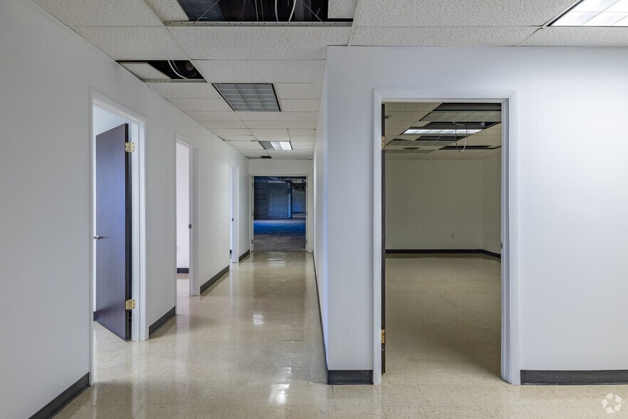 More Photos Of 20 Willow Springs Cir, York Warehouse For Sale