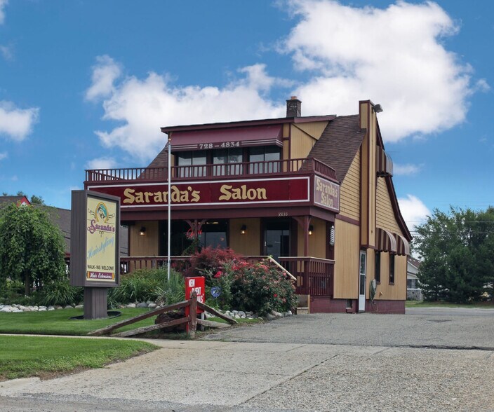 Primary Photo Of 35135 Warren Rd, Westland Freestanding For Lease