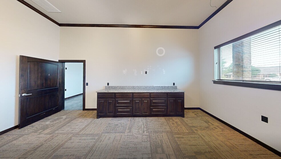 More Photos Of 1716 Signal Ridge Dr, Edmond Office For Sale