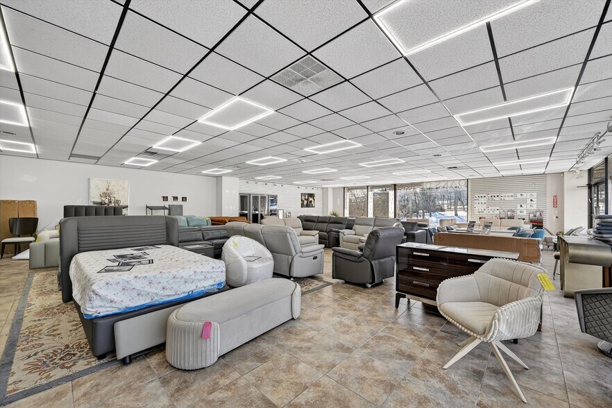 More Photos Of 330 Stage Rd, Monroe Auto Dealership For Lease