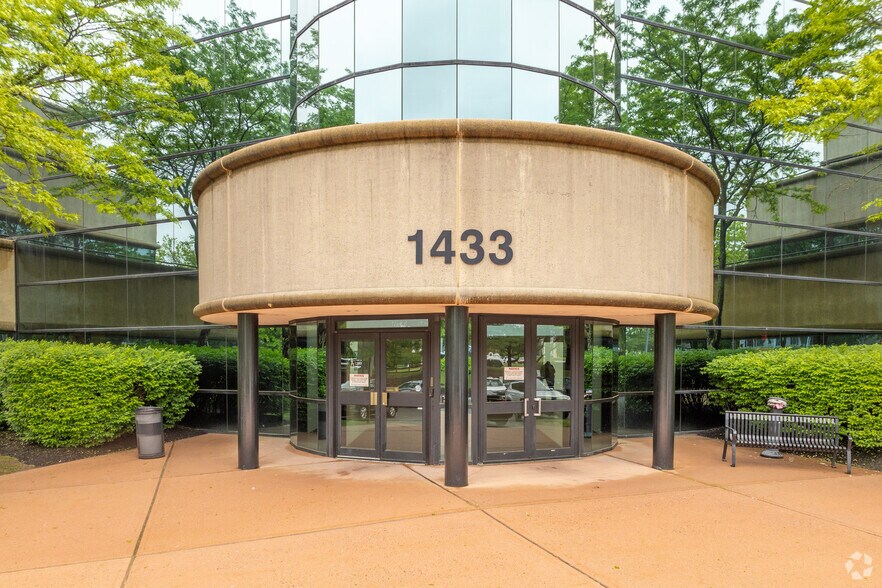 More Photos Of 1433 Hooper Ave, Toms River Office For Lease