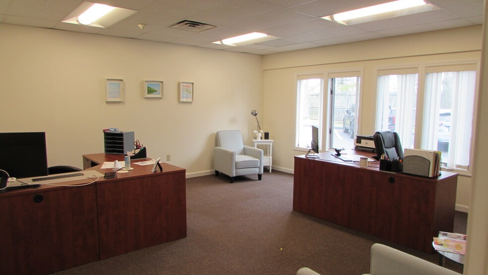 More Photos Of 201 Main St, Westbrook Office For Lease