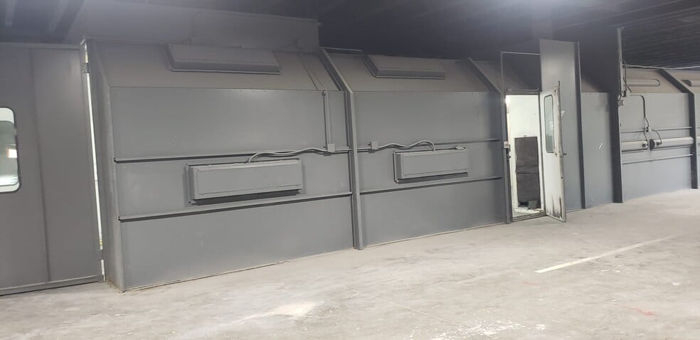 More Photos Of 17721 Sherman Way, Reseda Auto Repair For Sale