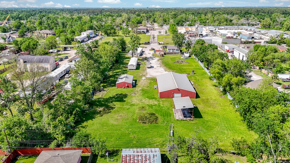More Photos Of 2206 Hartwick Rd, Houston Contractor Storage Yard For Sale
