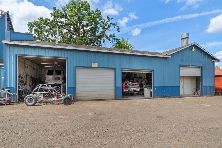 More Photos Of 13780 S Macksburg Rd, Molalla Service For Sale