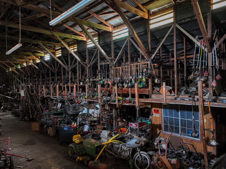 More Photos Of 100 S Magnolia Ave, Hubbard Auto Repair For Sale