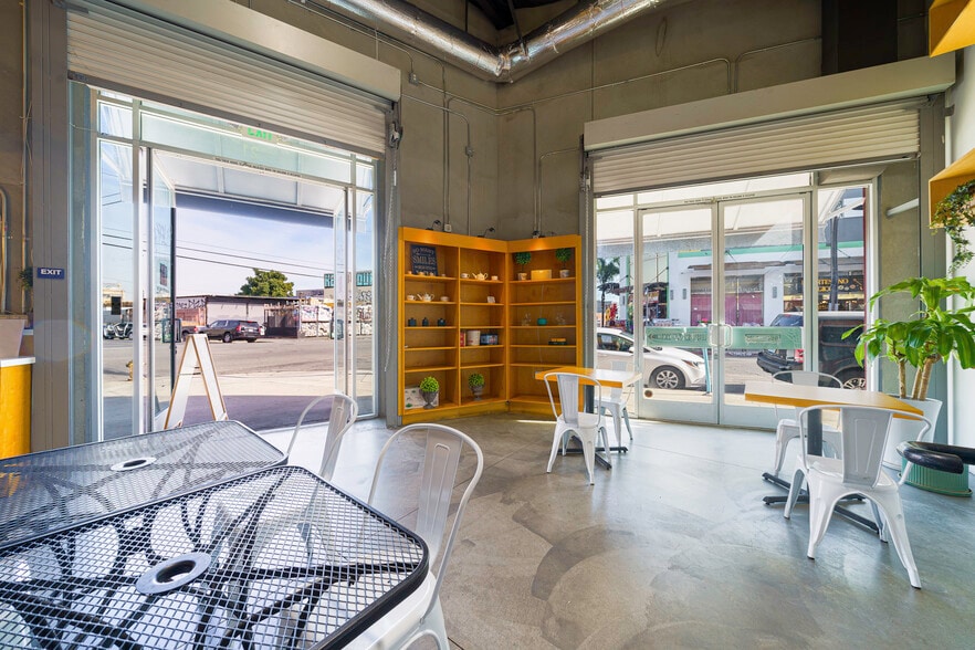 More Photos Of 921 Crocker St, Los Angeles Storefront Retail Office For Sale