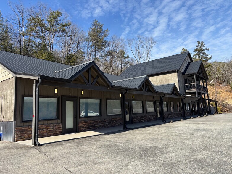 More Photos Of 33 Rose Petal Ln, Ellijay General Retail For Sale
