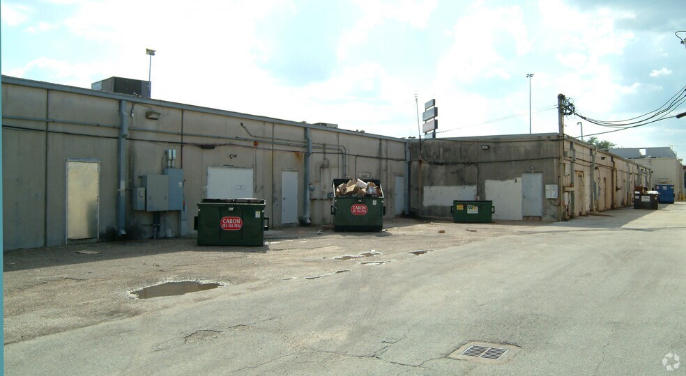 More Photos Of 5240-5392 W 34th St, Houston General Retail For Lease
