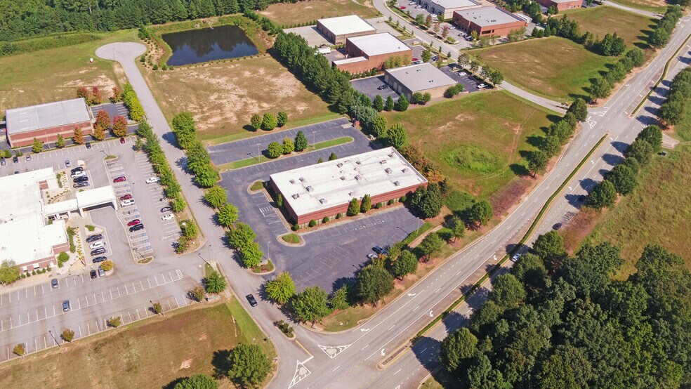 More Photos Of 4170 Tanners Creek Dr, Flowery Branch Office For Lease