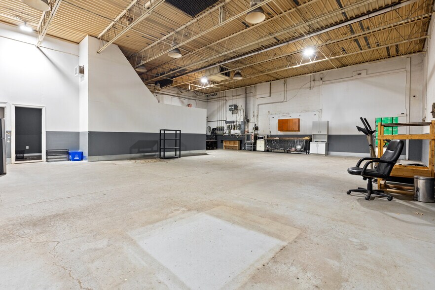 More Photos Of 1725 Rossi Dr, Tecumseh Distribution For Sale