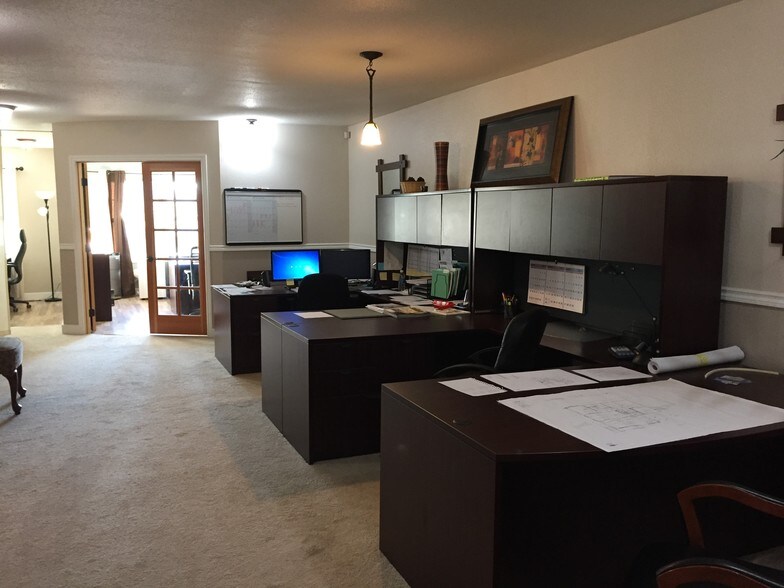 More Photos Of 109 Main St, Edmonds General Retail For Sale