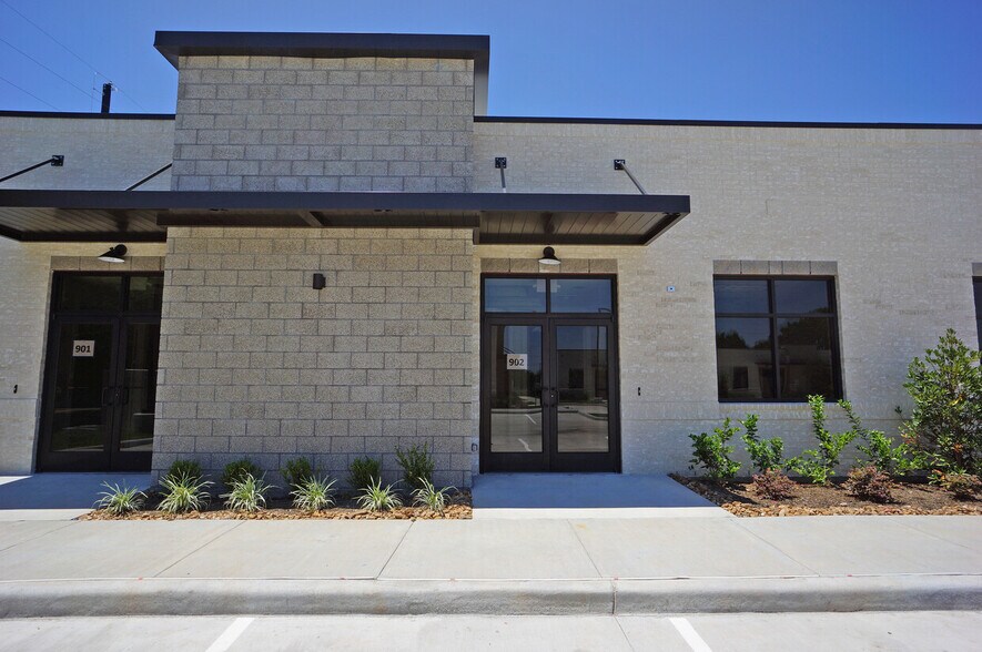 More Photos Of 12440 Emily Ct, Sugar Land Medical For Lease
