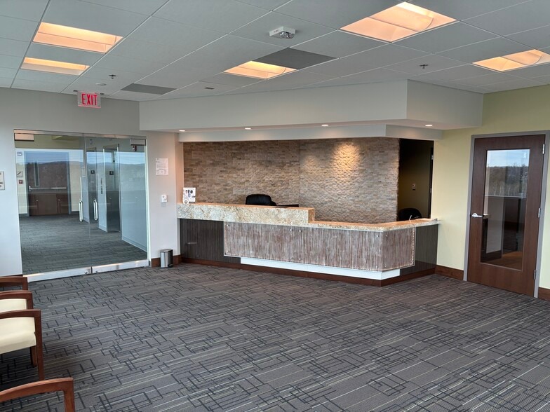 More Photos Of 24430 Stone Springs Blvd, Dulles Town Center Medical For Lease