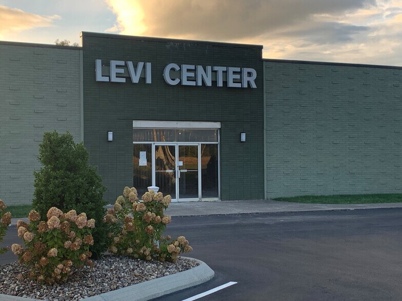 Primary Photo Of 934 S Laurel Rd, London Freestanding For Lease