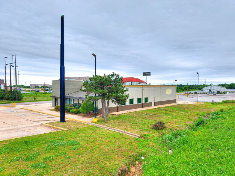 More Photos Of 4903 N Harrison St, Shawnee Restaurant For Sale