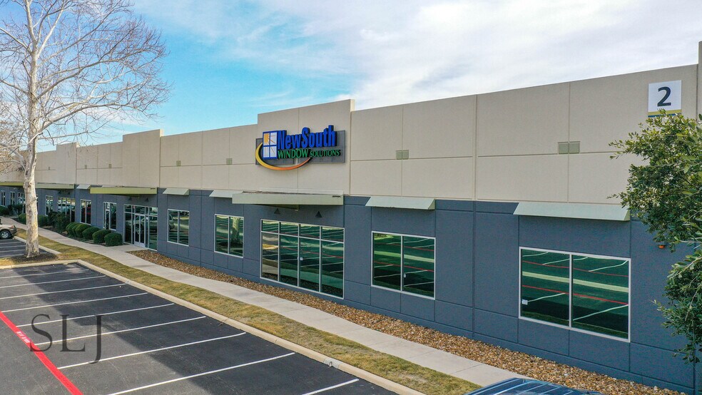 More Photos Of 5563 De Zavala Rd, San Antonio Light Distribution For Lease