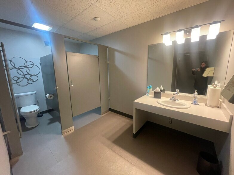 More Photos Of 3107 Beale Ave, Altoona Office For Sale